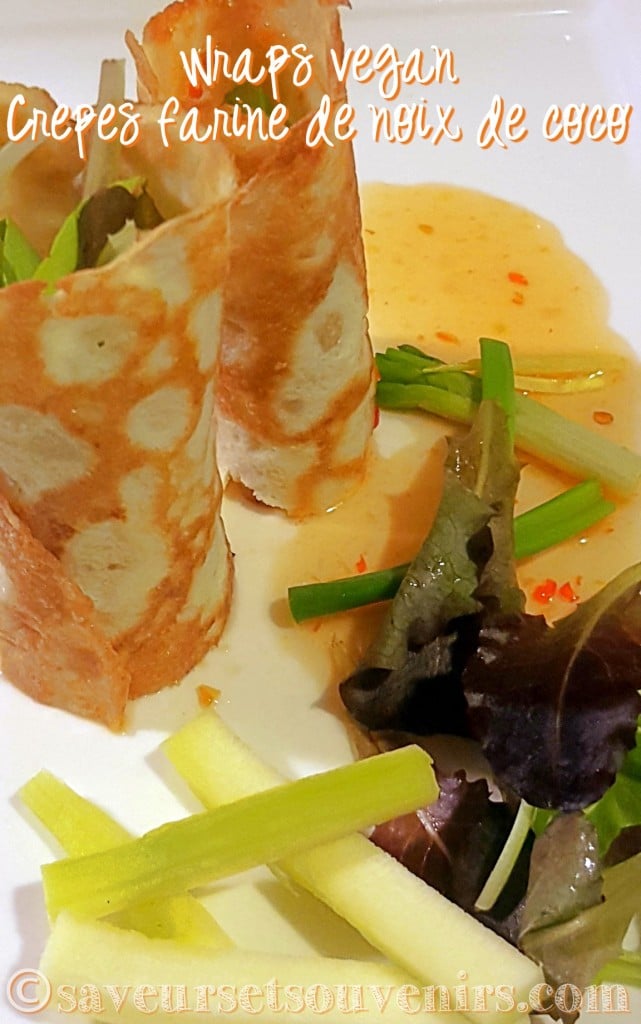 Ce plat, composé d’une crêpe avec un peu de salade et quelques légumes, est super savoureux tout en étant très simple 