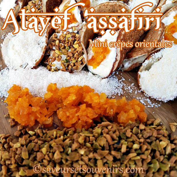J'ai garni mes Atayef 'assafiri de pistaches concassées, de noix de coco râpée et de petits morceaux d'abricots secs